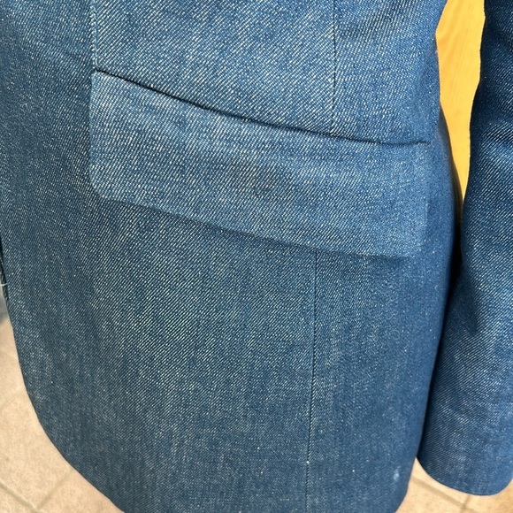 Good American Denim Blazer in True Blue Classic Business Minimalist 2 - Picture 10 of 17